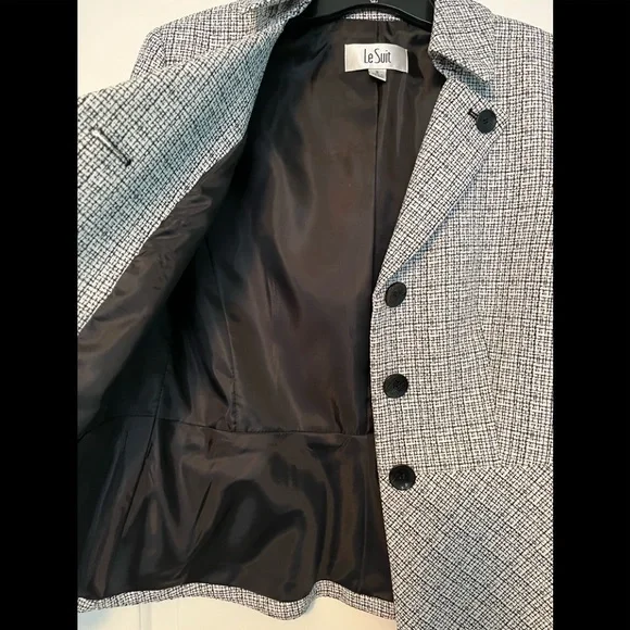 Le Suit - Women’s Suit Jacket and Skirt - Picture 4 of 5